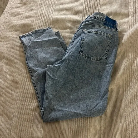 Curve Love Ultra High Rise 90s Straight Jean, Light with Criss-Cross Waistband - Picture 4 of 7